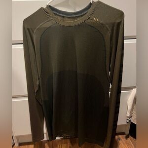 Lululemon Men’s Metal Vent Long Sleeve